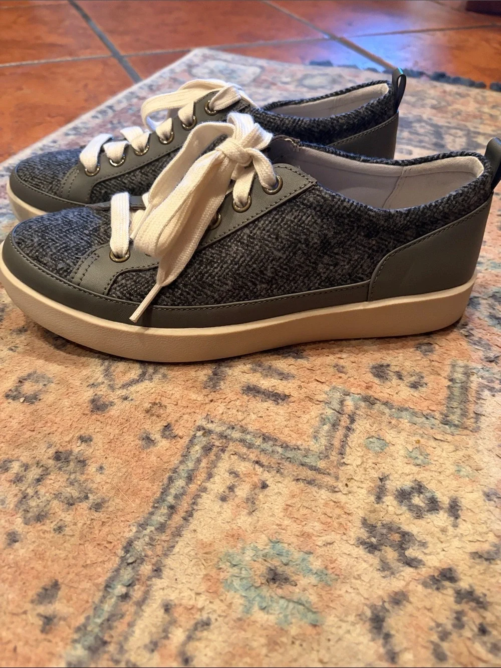 Vionic Women’s Casual Grey Textile Low-Top Sneakers